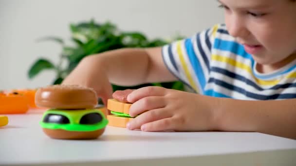Year Old Boy Plays Plastic Food Sandwiches Burgers Velcro — Wideo stockowe