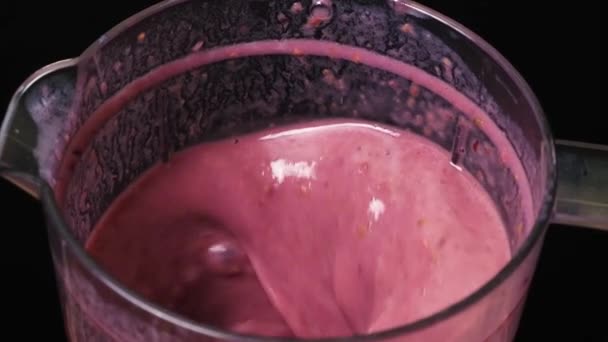 Process Preparing Milkshake Strawberries Blackberries — ストック動画