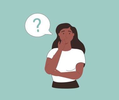 Siyahi iş kadını bir şey düşünür ve soru işaretlerine bakar. Düşünceli Afrikalı kız karar verir..