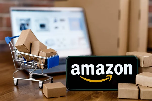 Kazan Russland Oktober 2021 Amazon Ist Ein Amerikanisches Unternehmen Einer — Stockfoto