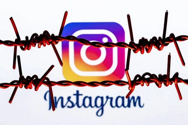 Kazan Rusko Října 2021 Instagram Logo Sociální Sítě Ostnatým Drátem — Stock fotografie