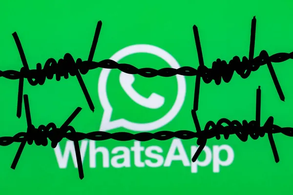 Kazan Rusia 2021 Whatsapp Messenger Logo Barbed Wire Concepto Censura — Foto de Stock