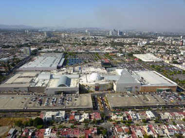 Zapopan, Meksika - 30 Nisan 2022: Galerias Guadalajara alışveriş merkezinin hava manzarası 