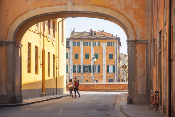 意大利比萨市中心的天际线城市景观 著名的旅游景点 — 图库照片