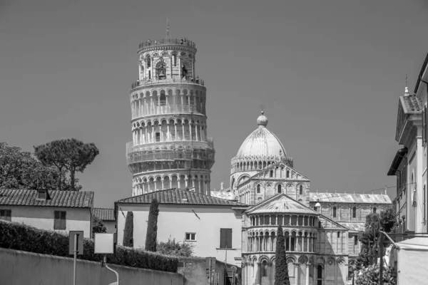 Ferde Torony Pisa Város Belvárosában Olaszország Városképe Híres Utazási Attrakció — Stock Fotó