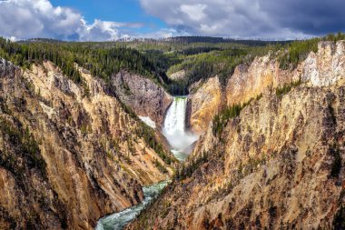 Yellowstone Ulusal Parkı Wyoming ABD 'de Yellowstone Şelaleleri