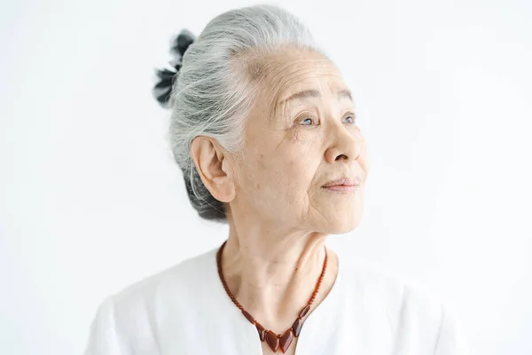 Portrait Femme Asiatique Âgée Aux Cheveux Blancs — Photo