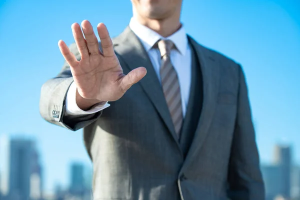 Uomo Affari Che Tiene Mano Bel Giorno — Foto Stock