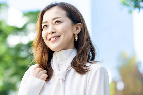 Retrato Aire Libre Mujer Sonriente Buen Día — Foto de Stock