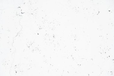 Kabaca kapalı beyaz duvara yakın boyalı