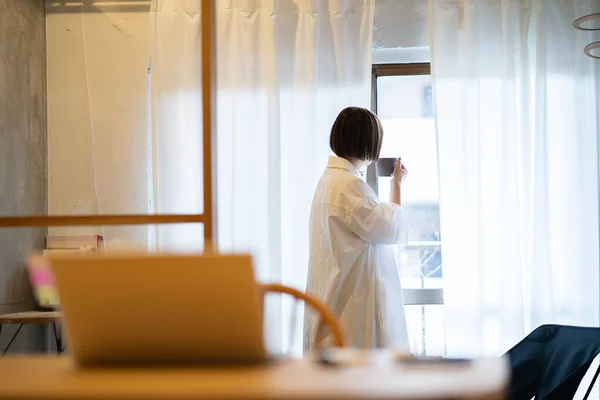 Young Woman Relaxing Window Mug — Stock Photo, Image