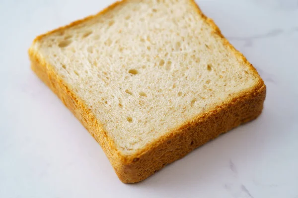 Brote Mit Vollkornbrot Auf Den Tisch — Stockfoto