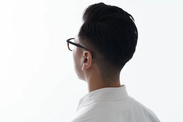 Asiatischer Mann Mit Ernstem Gesicht Und Brille — Stockfoto