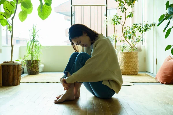 Asian Woman Depressed Room — Stock Photo, Image