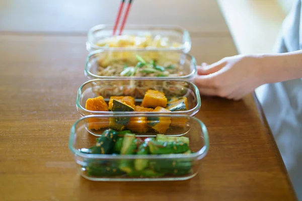 Woman Who Puts Prepared Side Dishes Plate Table — 스톡 사진