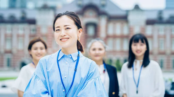 Asian Business Women Lined Outdoors — Stok fotoğraf