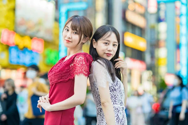 Two Young Women Posing Downtown — Photo