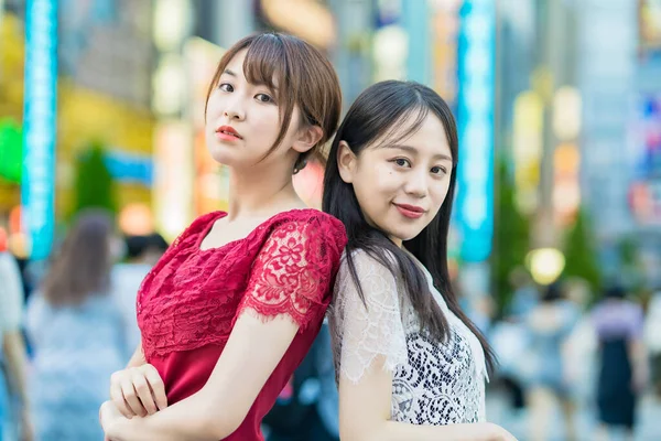 Two Young Women Posing Downtown — Stok Foto
