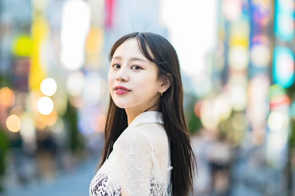 Portrait Young Woman Downtown — Foto Stock