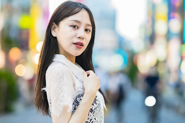 Portrait Young Woman Downtown — Foto Stock