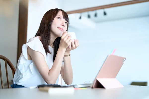 Young Woman Relaxing Working Her Room — Foto Stock