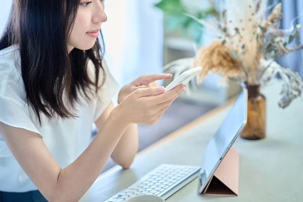 Woman Operating Smartphone Front Screen — Foto de Stock