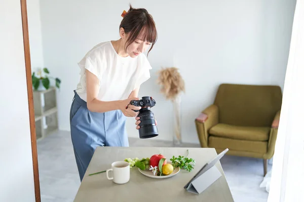 Female Photographer Checking Photos Took Monitor — 图库照片