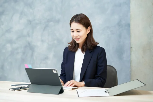 Business Woman Doing Desk Work Office — Stockfoto
