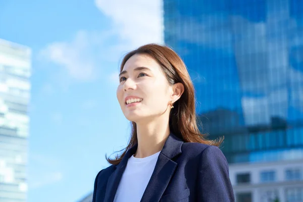 Business Woman Standing Office District Fine Day — Stockfoto