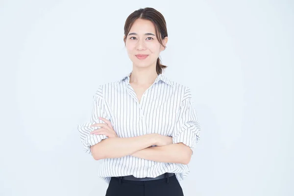 アジアのビジネス女性と白人の背景 — ストック写真