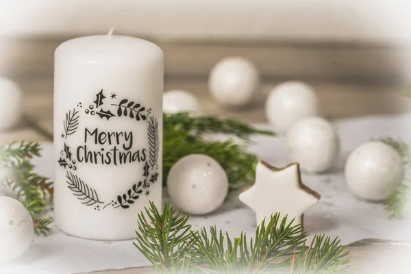 Vela Branca Com Texto Preto Feliz Natal Decoração Natal Mesa — Fotografia de Stock