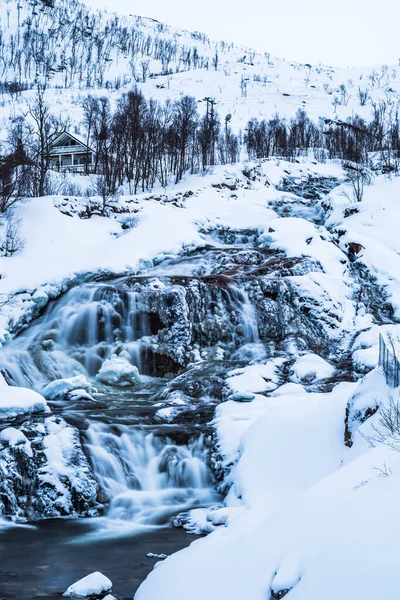 Cascata Sul Fiume Ersfjordelva Inverno Ersfjordbotn Troms Norvegia Verticale — Foto Stock