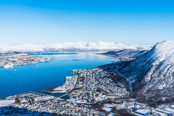 겨울날 420 1378 지대인 에서부터 노르웨이의 트롬스 놀라운 — 스톡 사진
