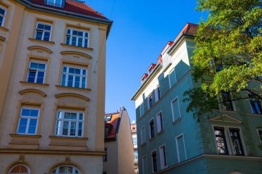 Münih 'teki özel evler, apartmanlar, konut binaları, apartmanlar
