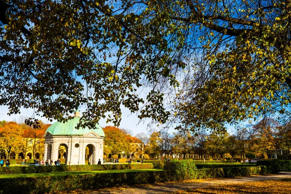 Dianatempel Monachium Hofgarten Jesienią — Zdjęcie stockowe