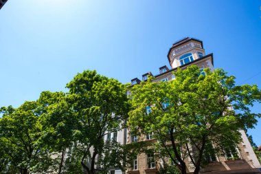 Evler, apartmanlar, Schwabing 'deki apartmanlar, mavi gökyüzü.