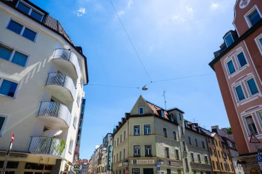 Evler, apartmanlar, Schwabing 'deki apartmanlar, mavi gökyüzü.