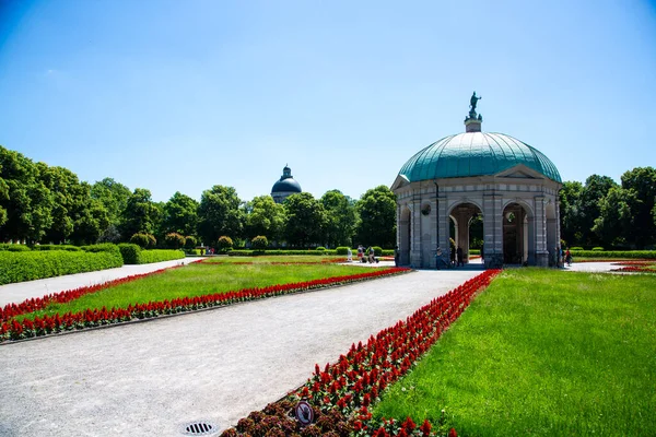 Diana Tapınağı Münih 'teki Hofgarten turistik bölgesinde.