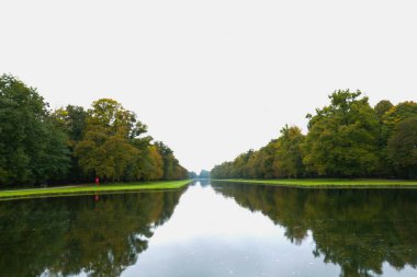 Sonbaharda Nymphenburg Sarayı, Münih 'teki Nymphenburg Sarayı' nın dikiz manzarası