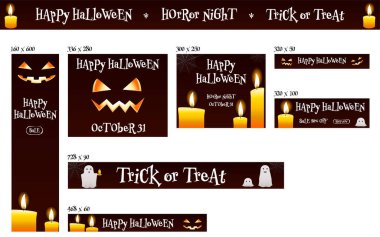 Cadılar Bayramı afişi, balkabağı fenerleri, mumlar ve hayaletler