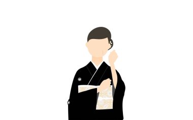 Kurotomesode 'de kıdemli bir kadın, kimono kaplı, saçını düzeltmek için poz vermiş..