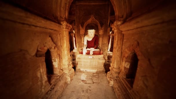 Interiör i de antika templen i Bagan eim ya kyaung Myanmar — Stockvideo