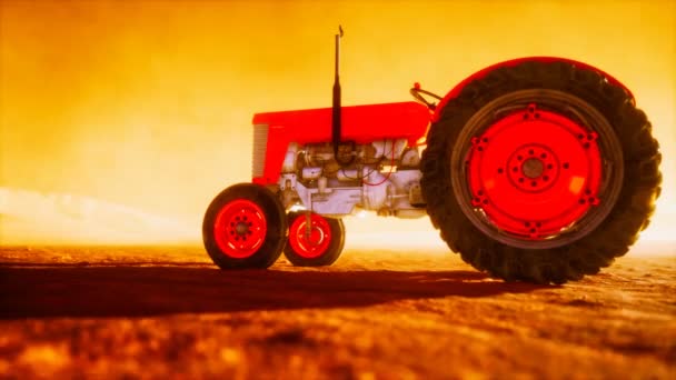 Vintage retro tractor on a farm in desert — Stock Video