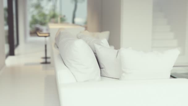 Moderno interior de villa con muebles — Vídeo de stock