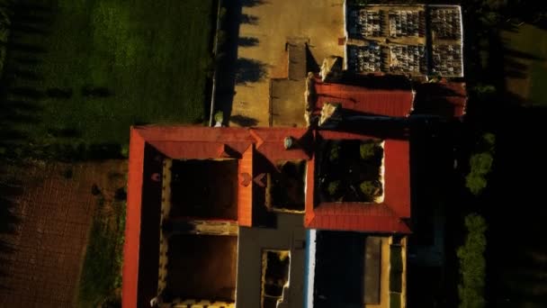 Mosteiro de São Martinho de Tibaes, Pátio e vista aérea da Igreja — Vídeo de Stock