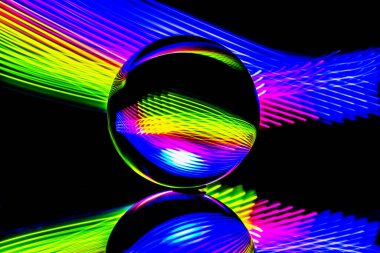 Studioaufnahme von Lens Ball mit vielen Farben