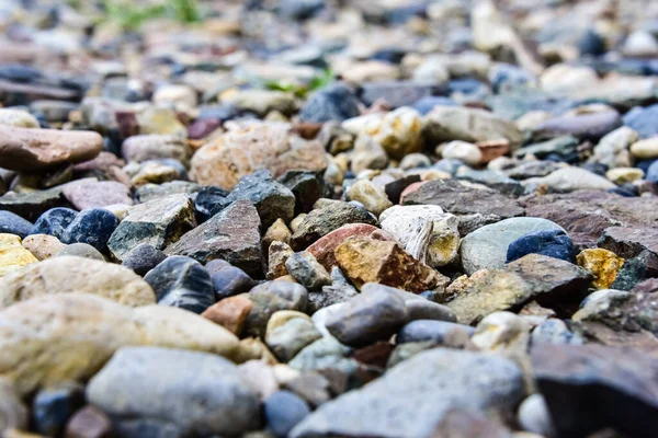 Piccole Pietre Vicino Mare Con Attenzione Selettiva Sfondo Sfocato Carta — Foto Stock