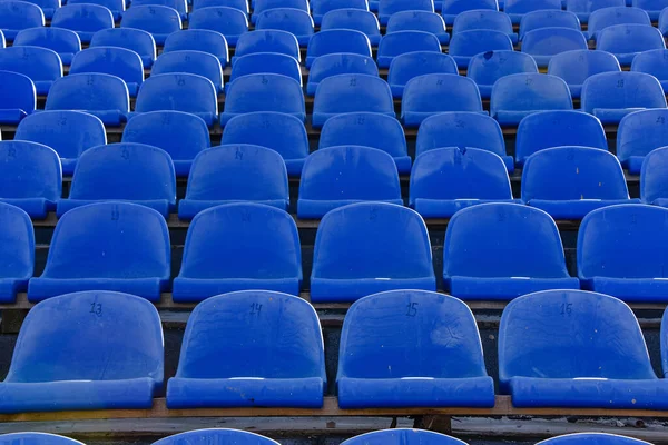 Assentos Sujos Estádio Sem Visitantes — Fotografia de Stock