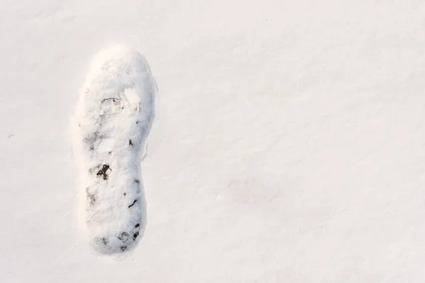 Fußabdrücke Schnee Unter Sonnenlicht Nahaufnahme Mit Kopierraum — Stockfoto