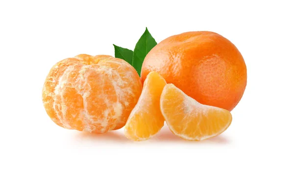 Mandarinas Con Hojas Aisladas Sobre Fondo Blanco — Foto de Stock